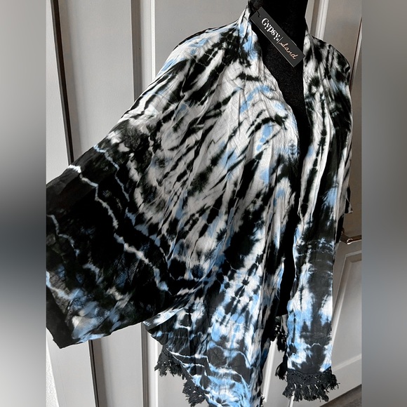 Gypsy 05 Shaka 3/4 sleeve easy Kimono. Black/azure/white. Size small. - Picture 5 of 9